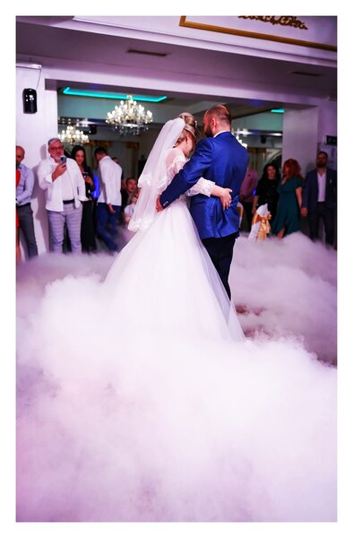 Fotograf, videograf, cabina foto, cameraman, drona, DJ, filmari.